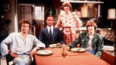 Photo of Only Fools and Horses legend Nicholas Lyndhurst’s ‘forgotten’ sitcom where his hair looked nothing like Rodney’s
